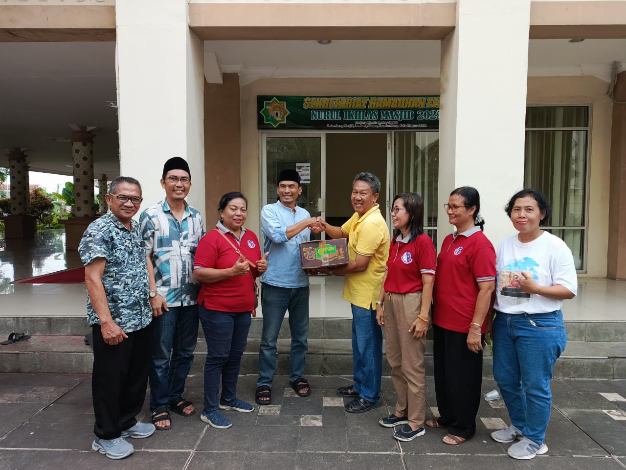 Umat Katolik dan Umat Muslim Bersatu dalam Kasih